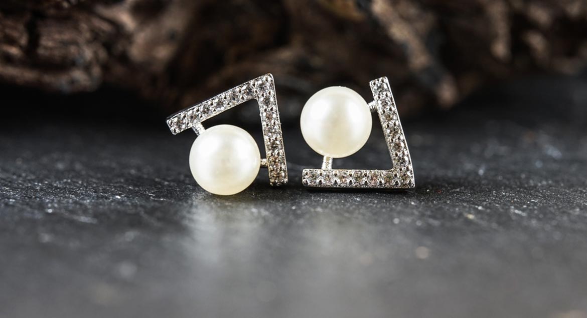 Online Pearl Jewellery Shopping: A Guide
